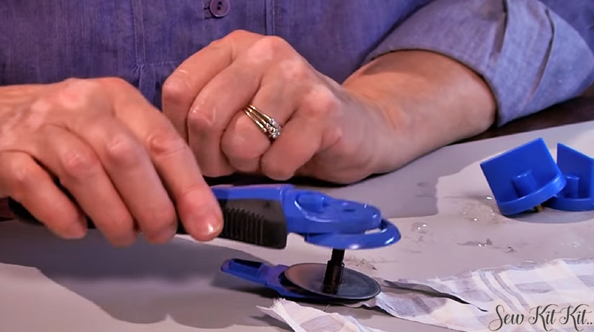 How to Sharpen a Rotary Cutter Blades 8